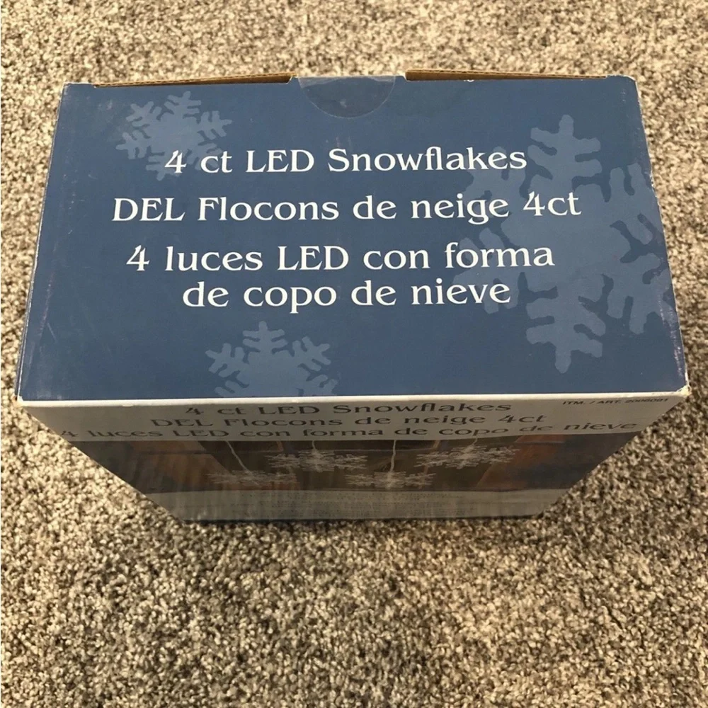 LED Snowflakes, 4 Count - NEW